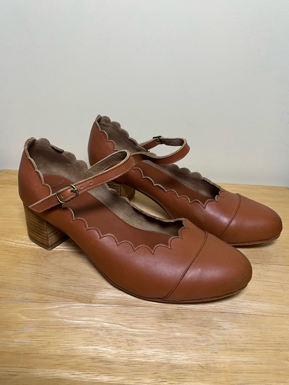 Bali Elf Bonita Mary Jane Scalloped Leather Heels Vintage Camel Women’s Size 9